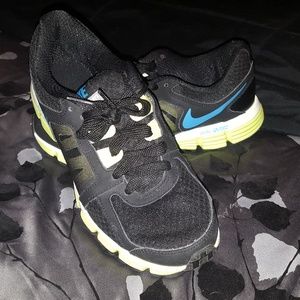 Nike tennis shoes